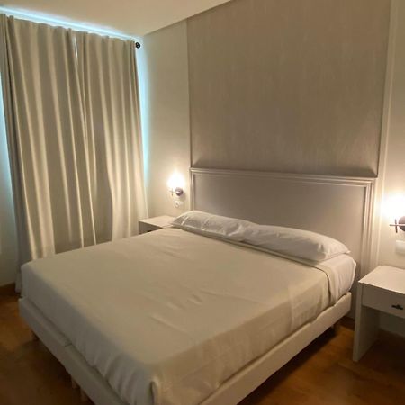 Hotel Santa Ana ラ・カルロータ エクステリア 写真